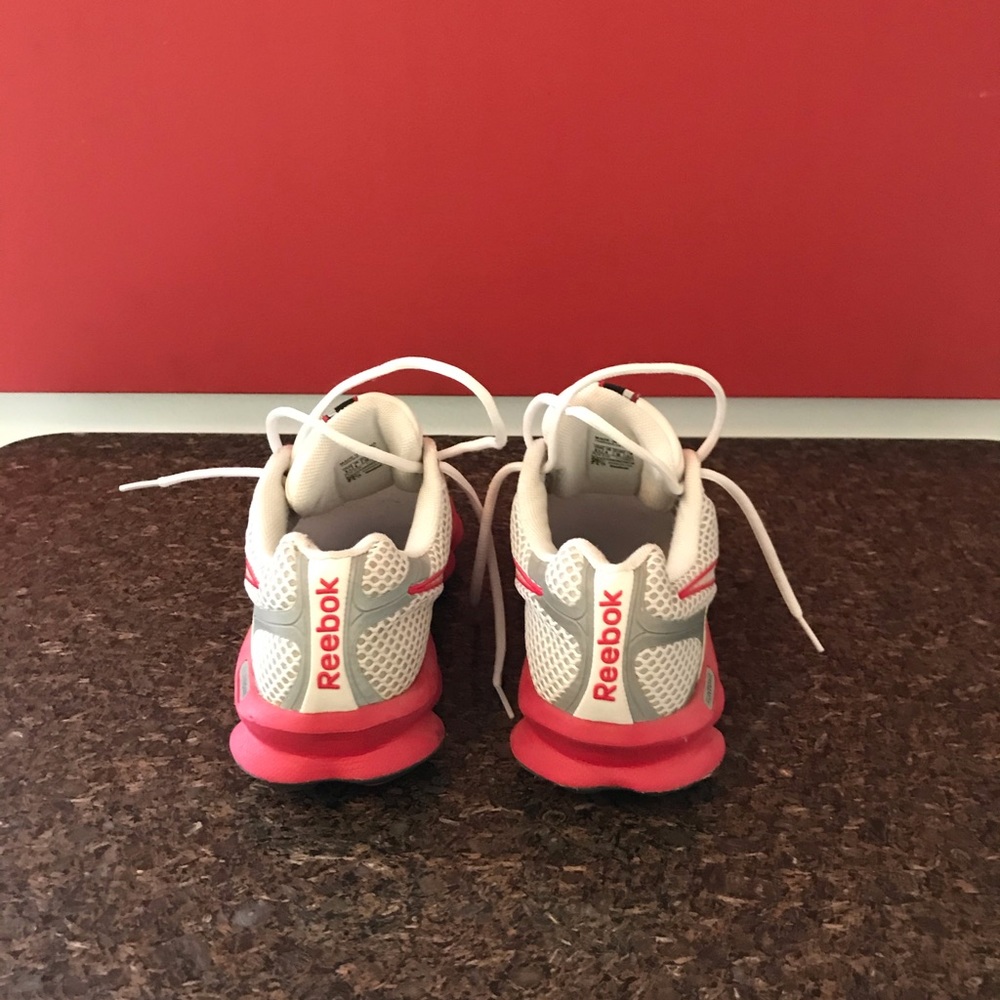 Running shoes - Picture 3 of 5